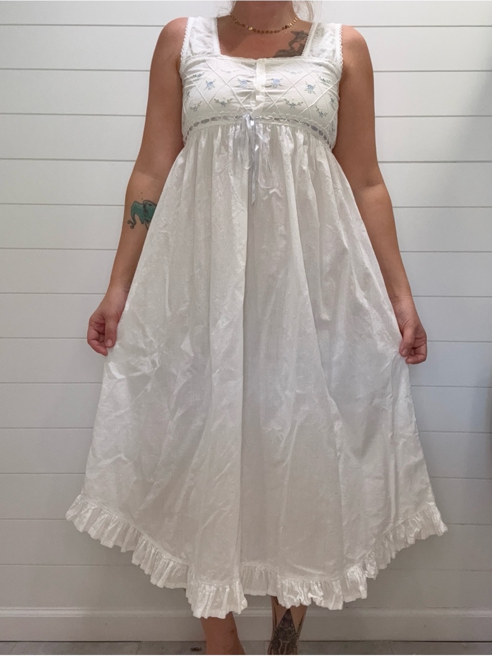 Vintage Women’s White Cotton Nightgown - Sleeveless Ruffled Hem